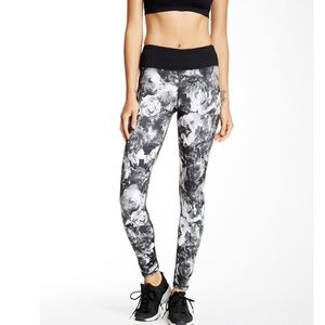 Betsey Johnson Capri English Rose Workout Leggings
